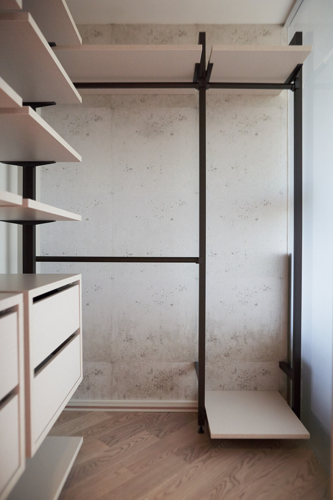 raumplus в интерьере квартиры, гардеробная UNO