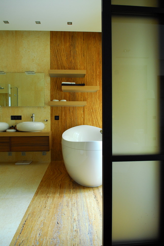 Дом в микрорайоне "Белая дача"