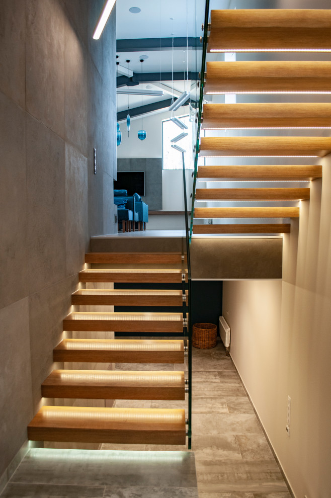 Лестница консольная с подсветкой