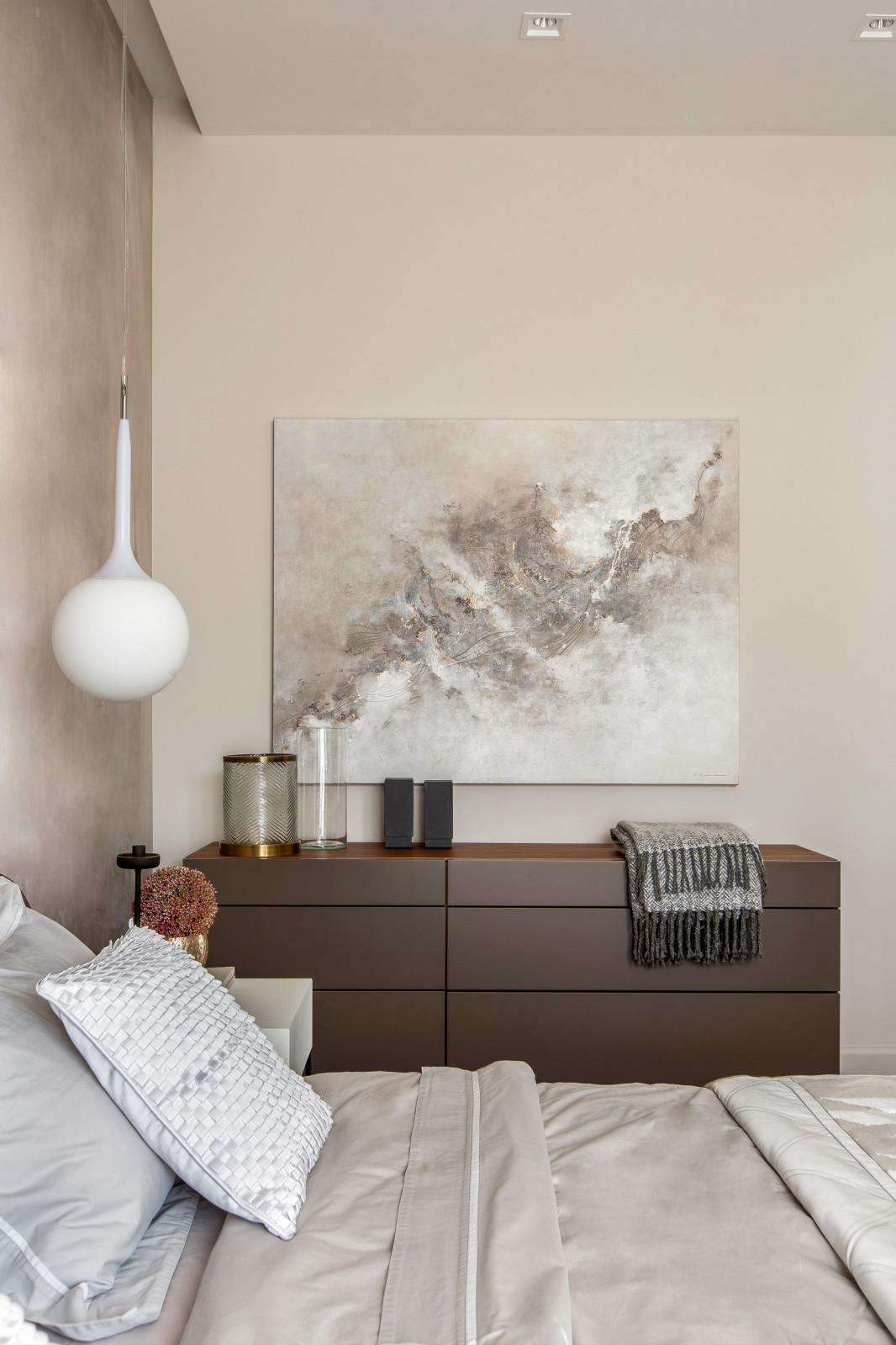 Трехкомнатная квартира в центре Петербурга