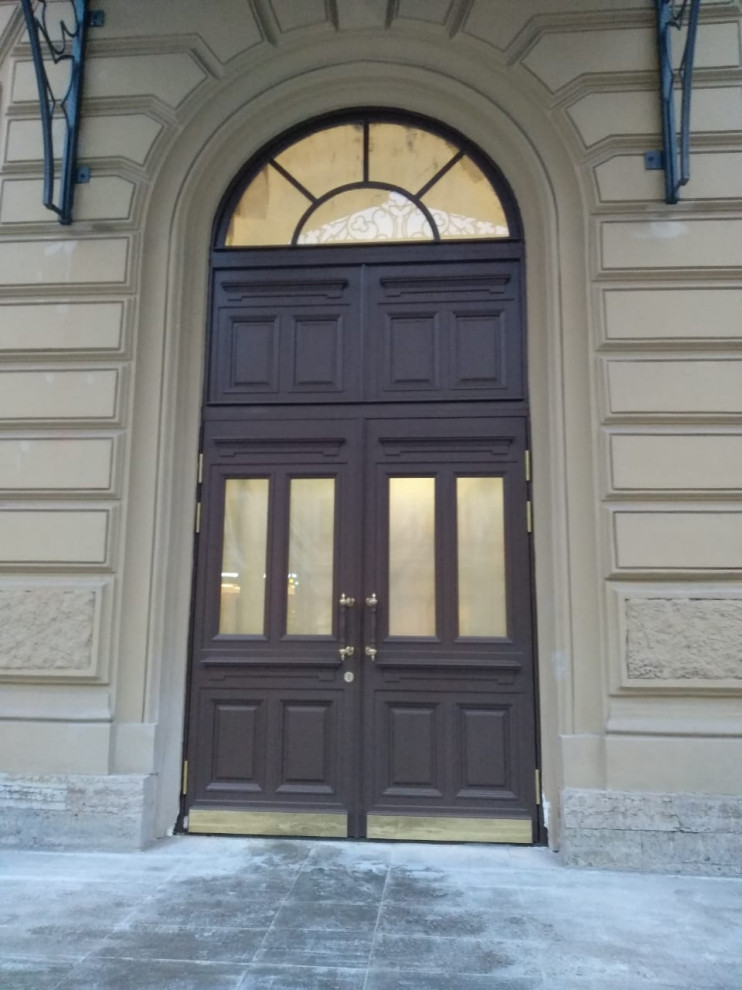 Двери входные исторические