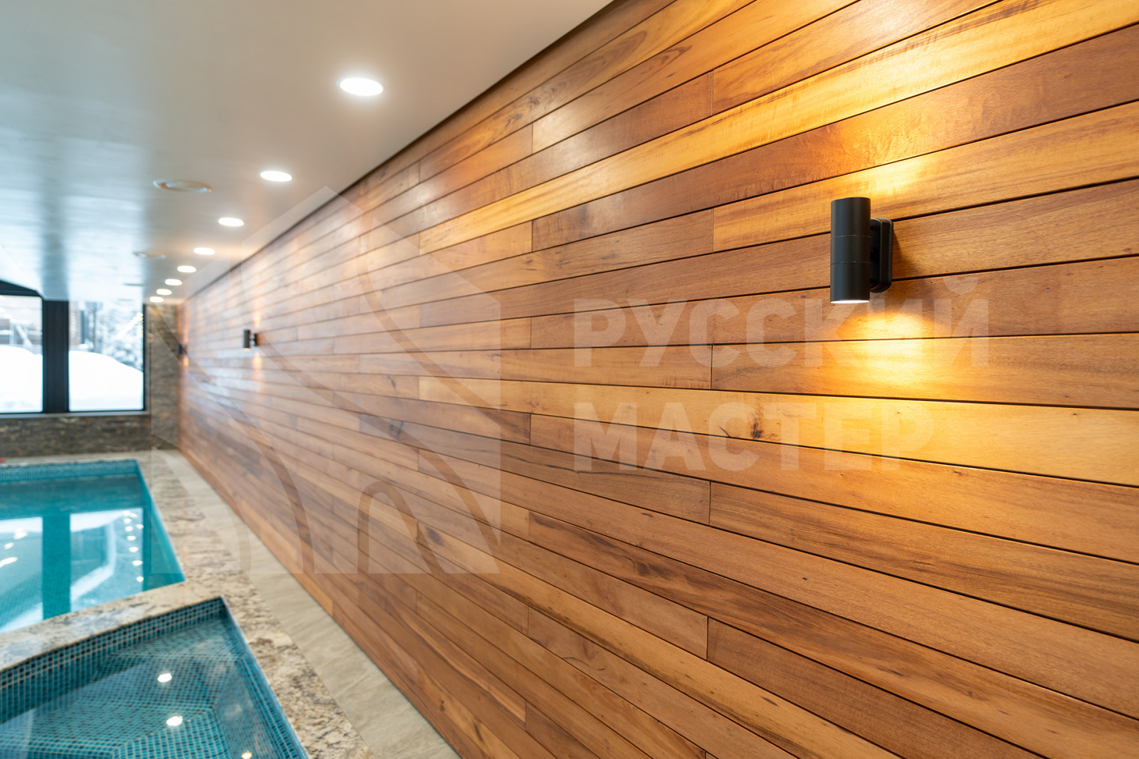Сауна и бассейн из тигрового дерева и канадского кедра