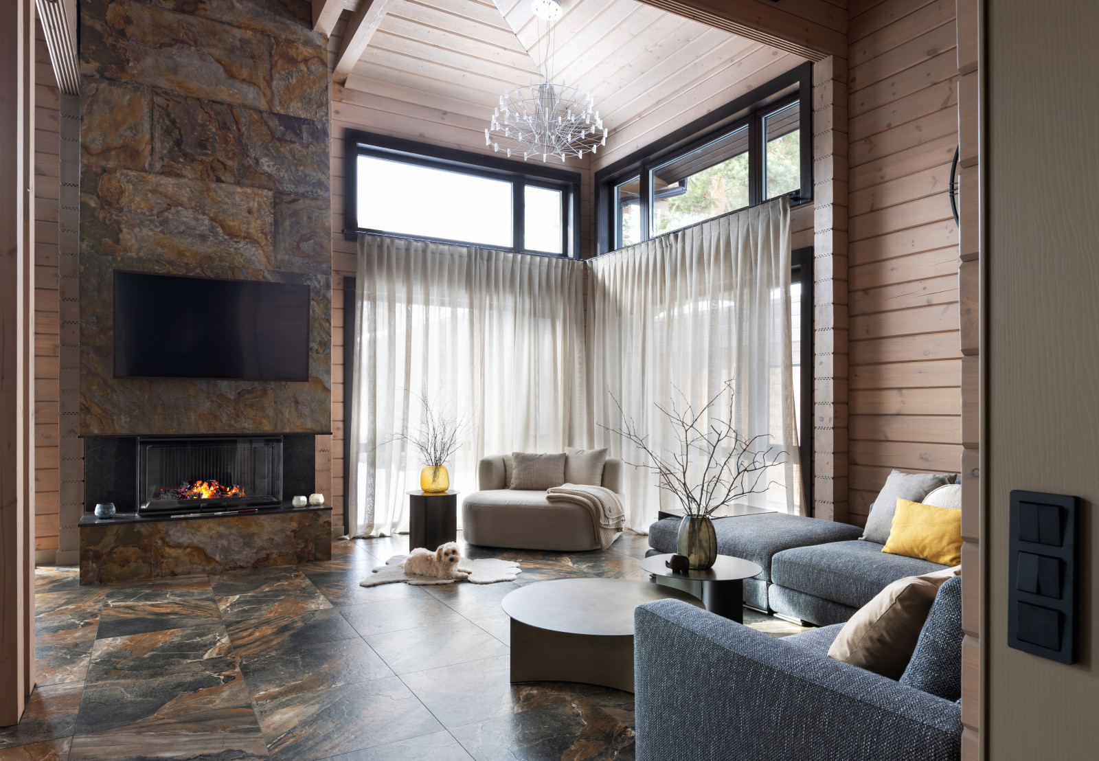 Загородный дом в стиле шале.