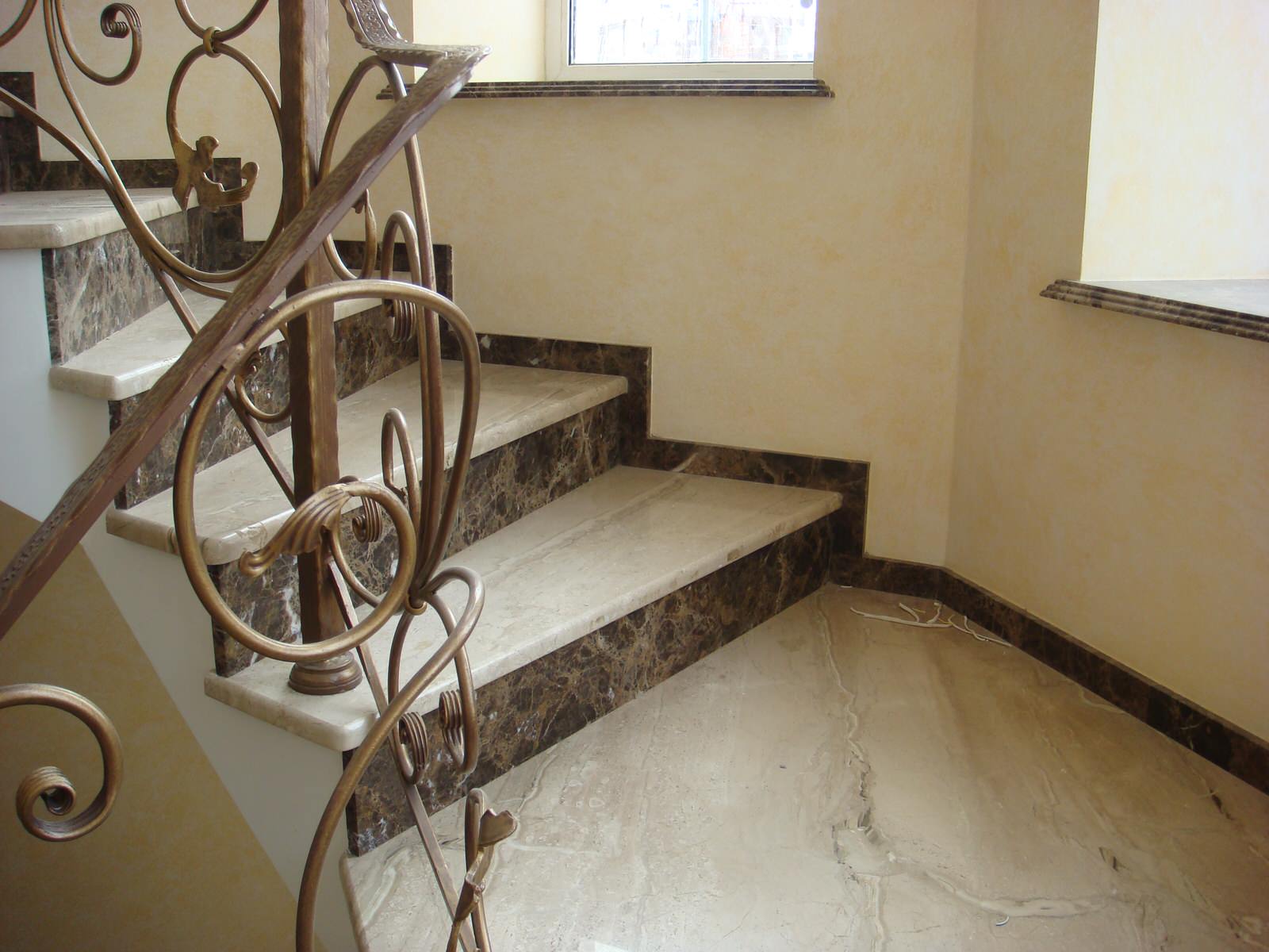 Обложка проекта: Ступени и подоконники мрамор Daino Reale и  Emperador Dark