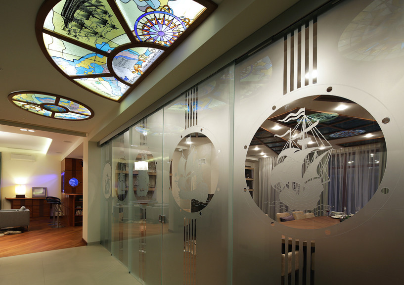 Коттедж "Яхта на причале". 1 этаж. Стеклянная перегородка