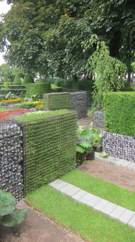 Выставка "Цветочный фестиваль в Александровском саду". "Конструктивизм"