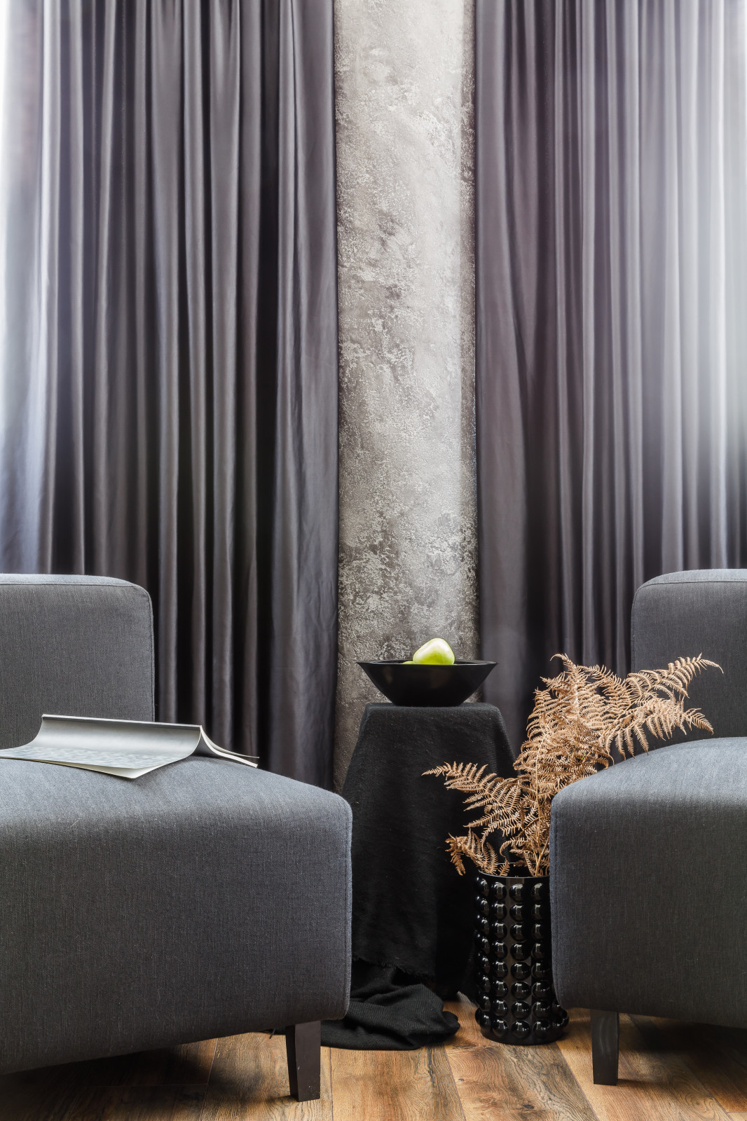 Монохромный интерьер 2-х комнатной квартиры