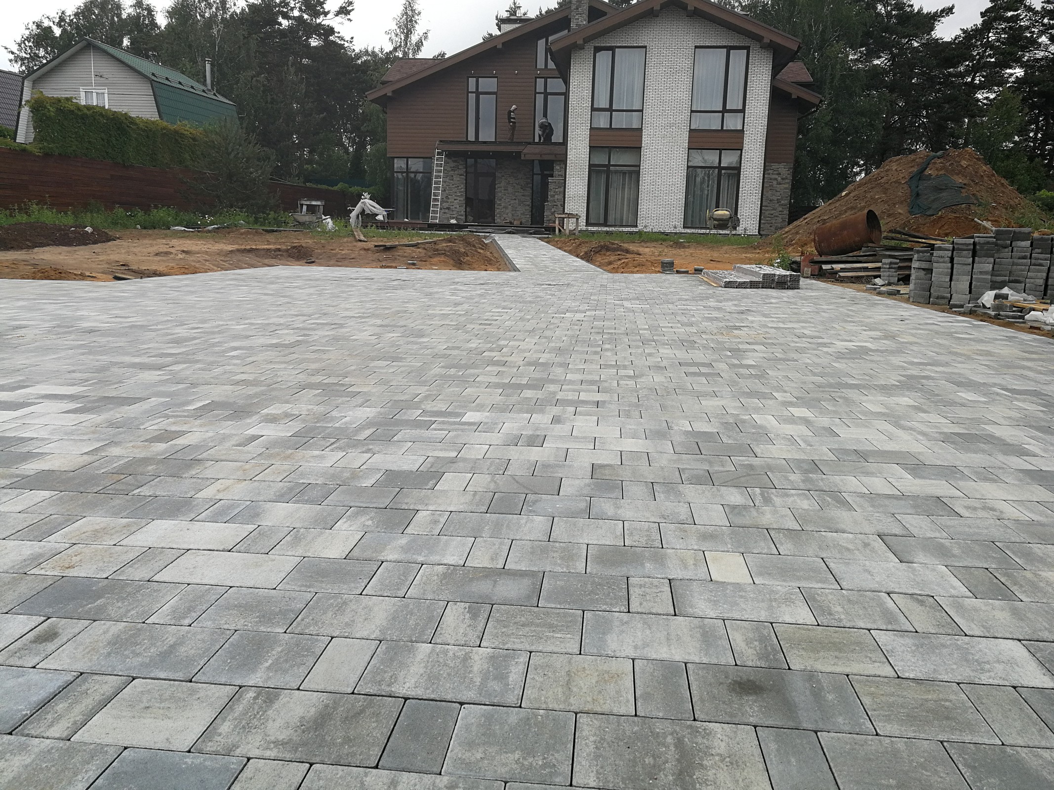 Обложка проекта: Укладка тротуарной плитки "старый город"