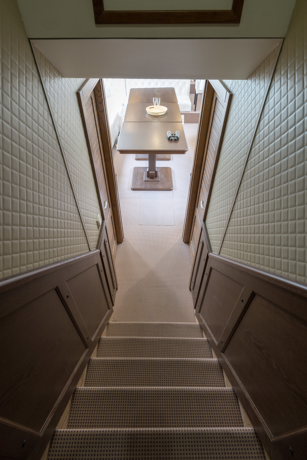 Обложка альбома: Yacht