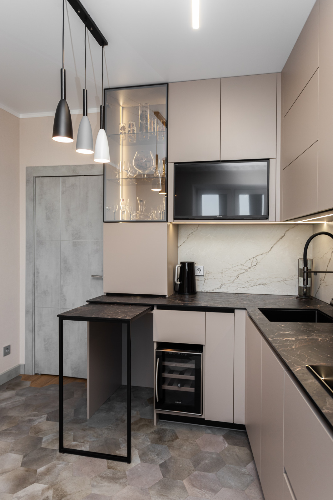 Кухня современная с компакт ламинатом на ул. Гагарина г. Калининград