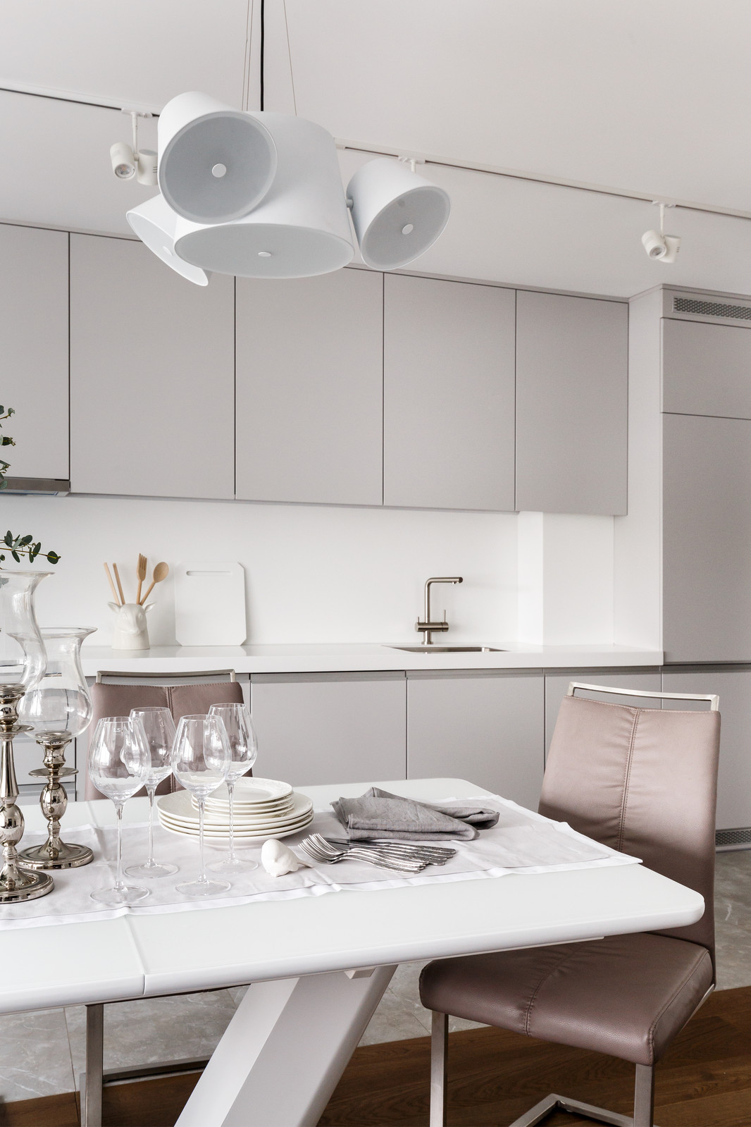 Корпусная мебель в современном стиле для всех жилых зон