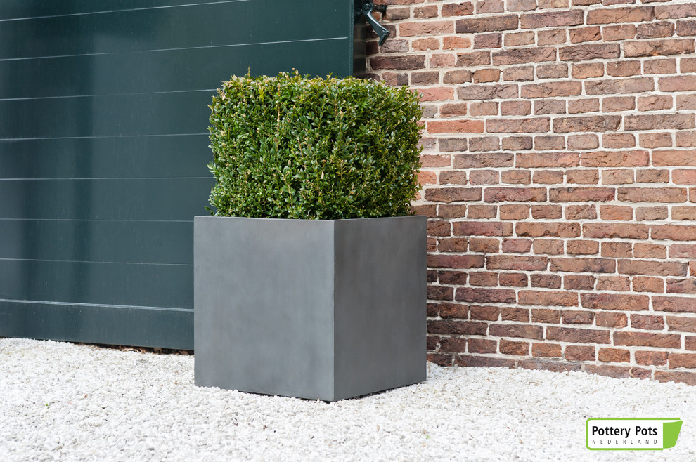 Как выбрать: Кашпо, которые готовы жить на улице и не жаловаться