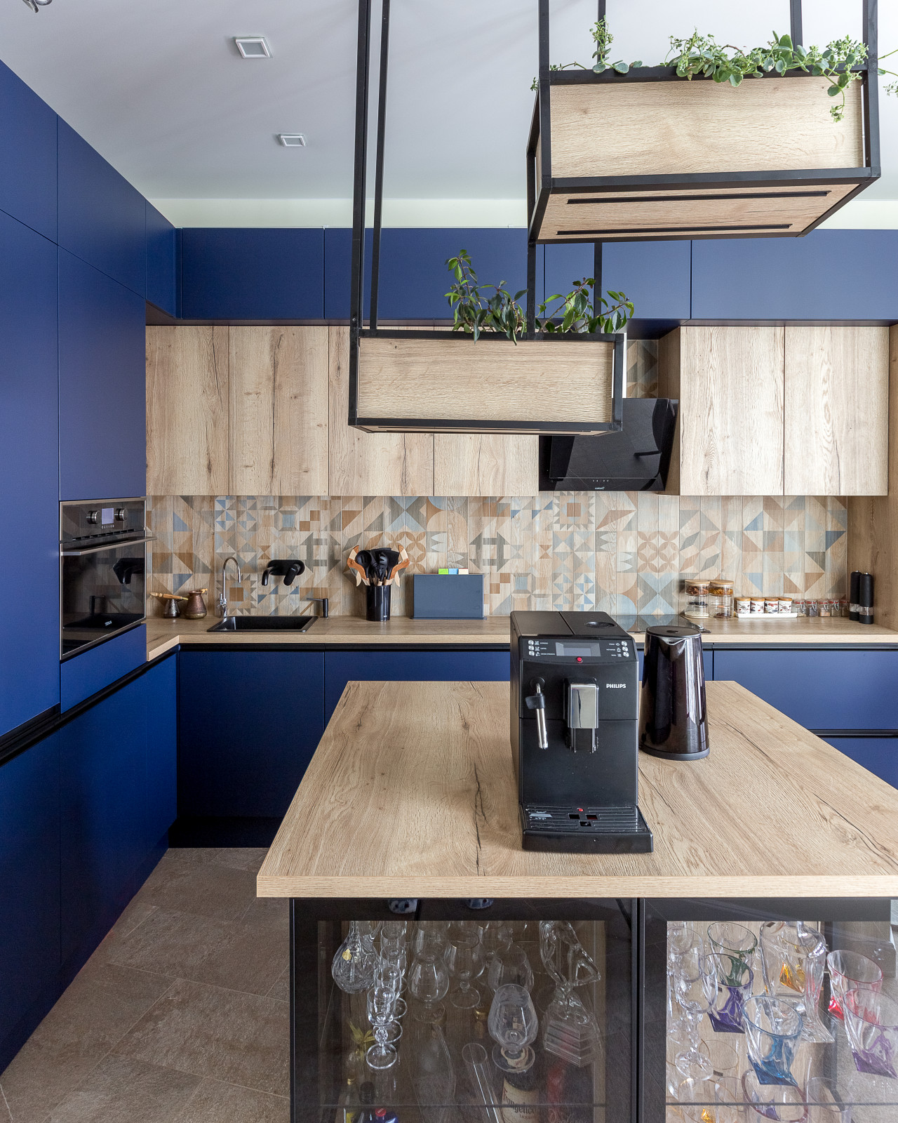 Кухня-гостиная с островом в ЖК Маяк