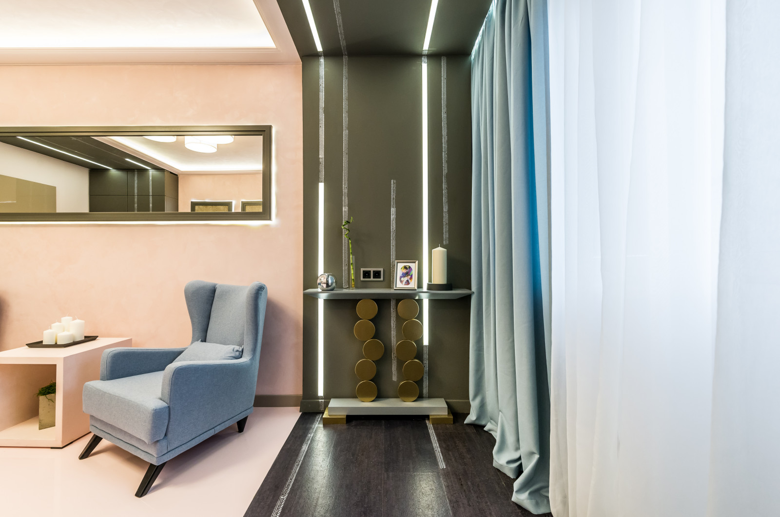 Гостиная под розовой пудрой