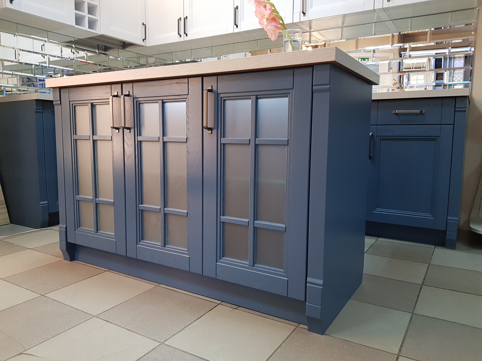 Кухни массив