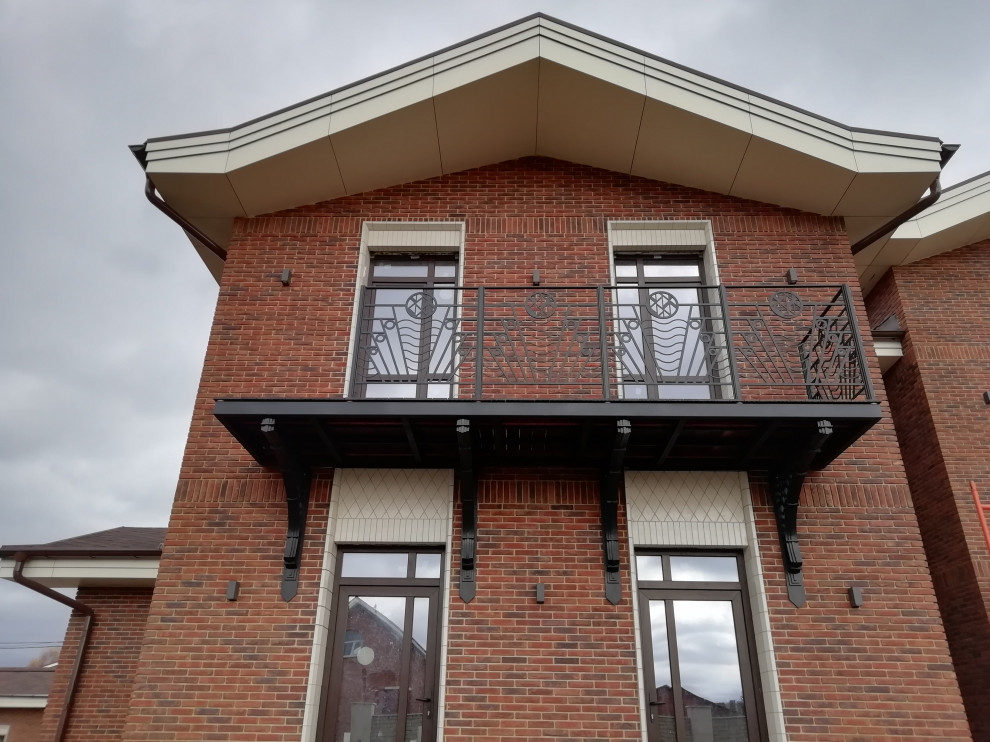 балкон на кронштейнах с ограждением