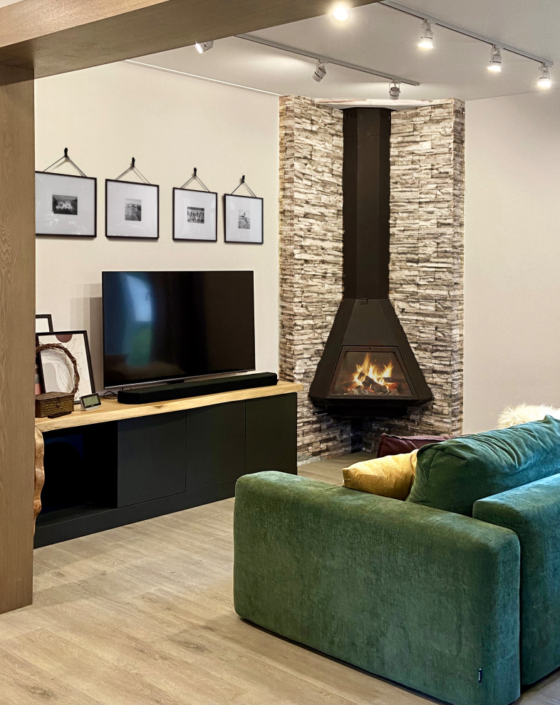 Обложка проекта: За городом