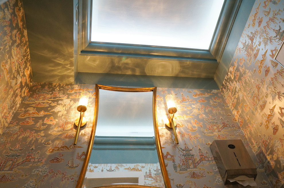 Санузел в мебельном салоне Berkley Home