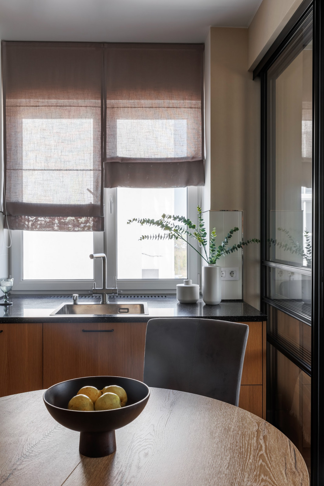 Трешка для молодой пары с двумя детьми