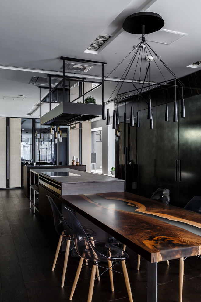 Giulia Novars, Москва. Смоленская, д.10