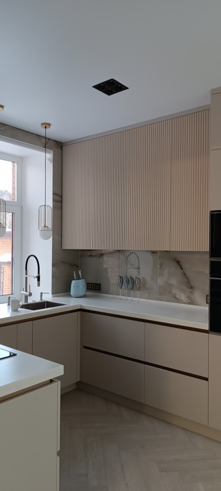 Обложка проекта: Дом  стоящий среди сосен