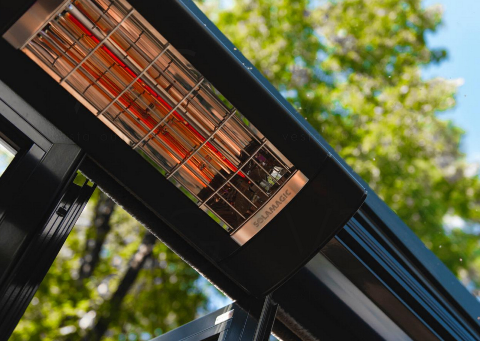 Стеклянная веранда на эксплуатируемой кровле