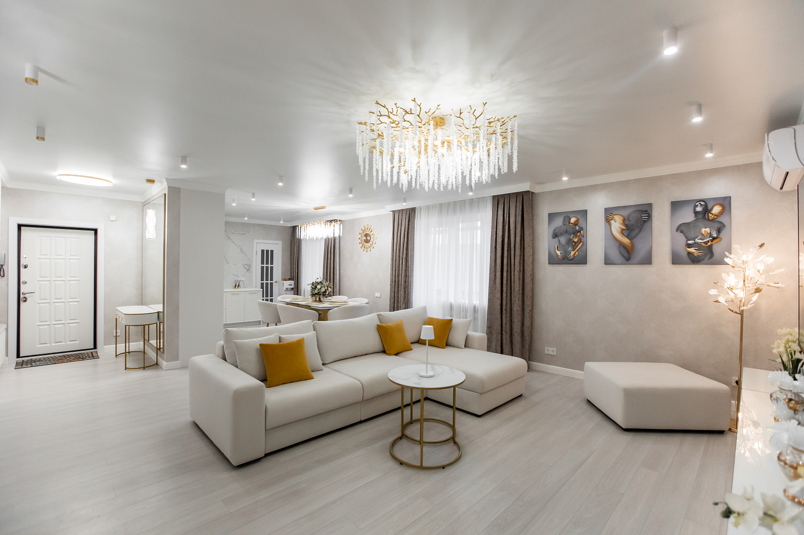 Дизайн просторной квартиры в стиле неоклассики