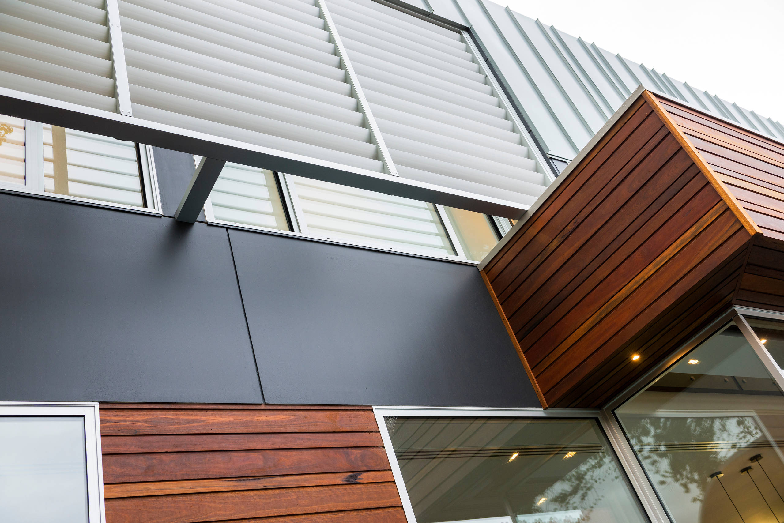 Houzz Австралия: Старый коттедж с футуристичной террасой