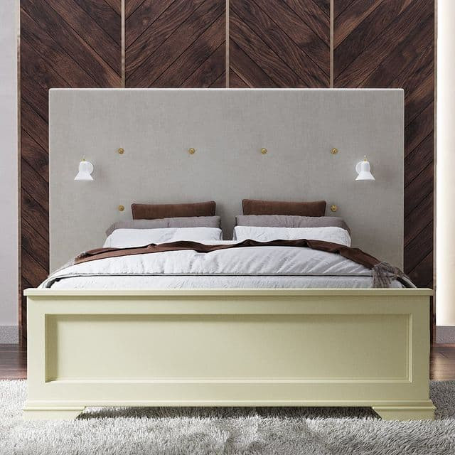 Обложка проекта: Russo Medium, Cream/Black