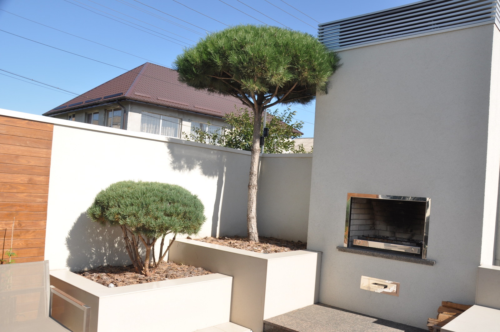 Private modern garden / Частный современный сад.