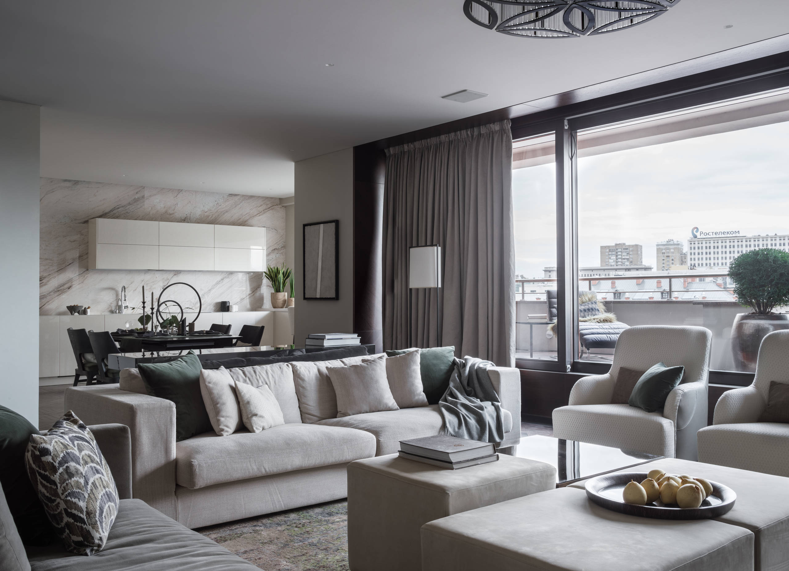 Houzz тур: Трехэтажная квартира с террасой на крыше