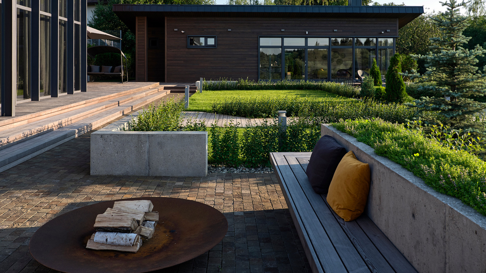 Участок для семьи с двумя детьми