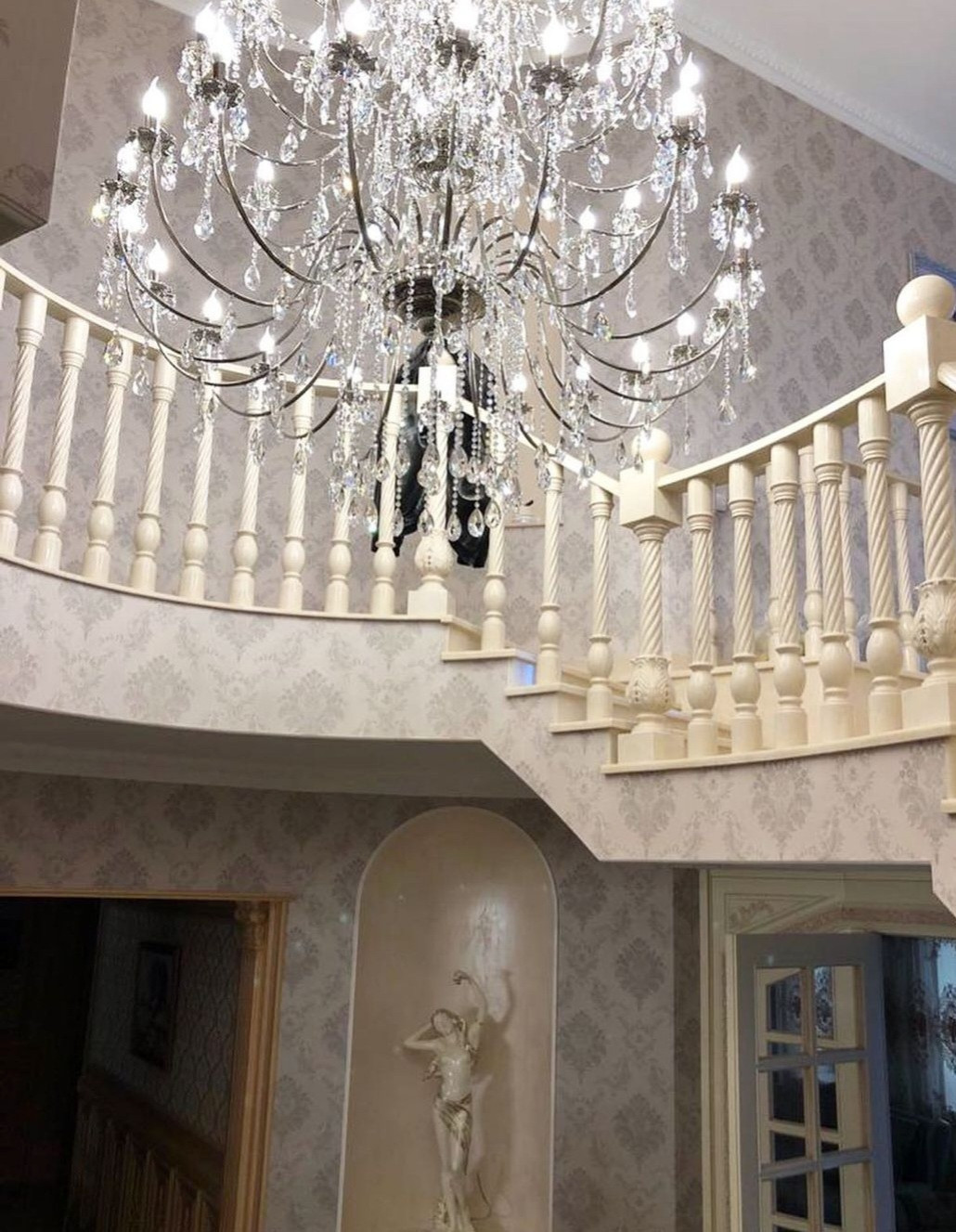 Столешницы, камины и декор из мрамора