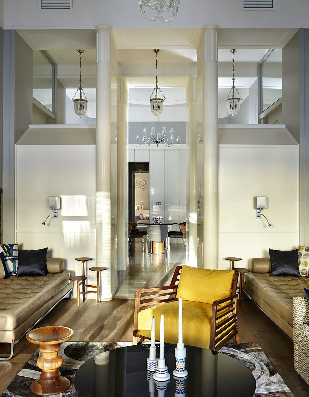 Квартира в трехэтажном особняке на набережной реки Мойки