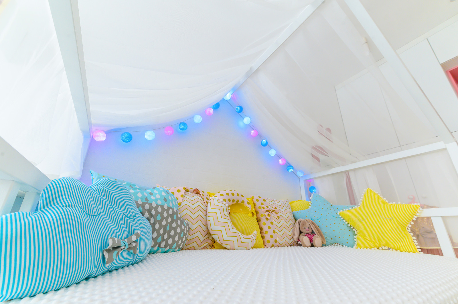 Детская комната "Зайка для Светы"