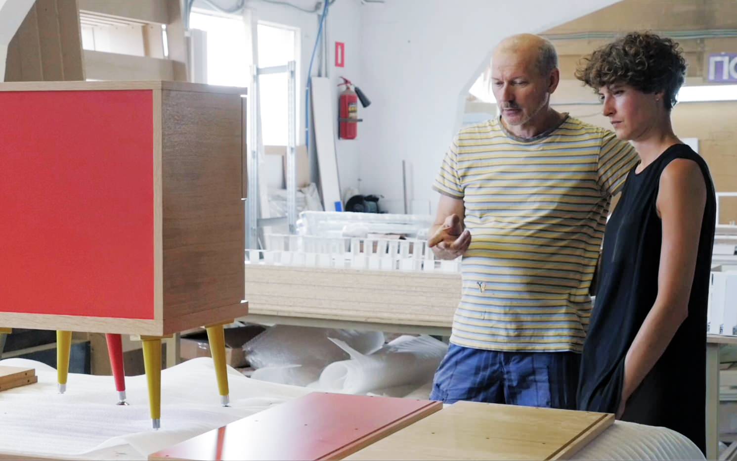 Обложка статьи: Портрет: Модернизм и эстетика в мебели Woodi Furniture