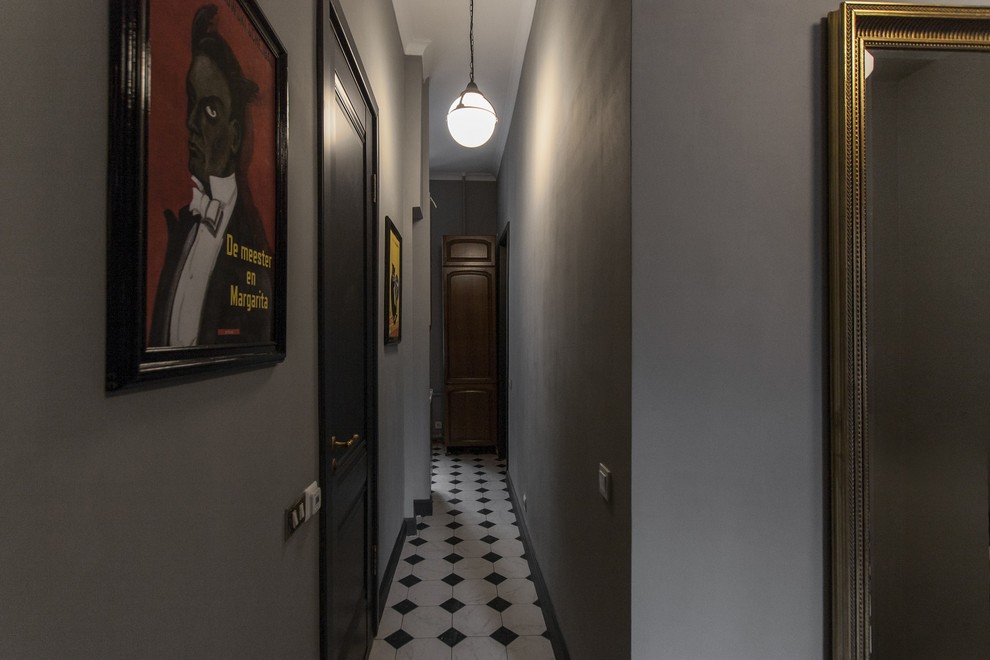 Неоклассика в чёрно-серых тонах.