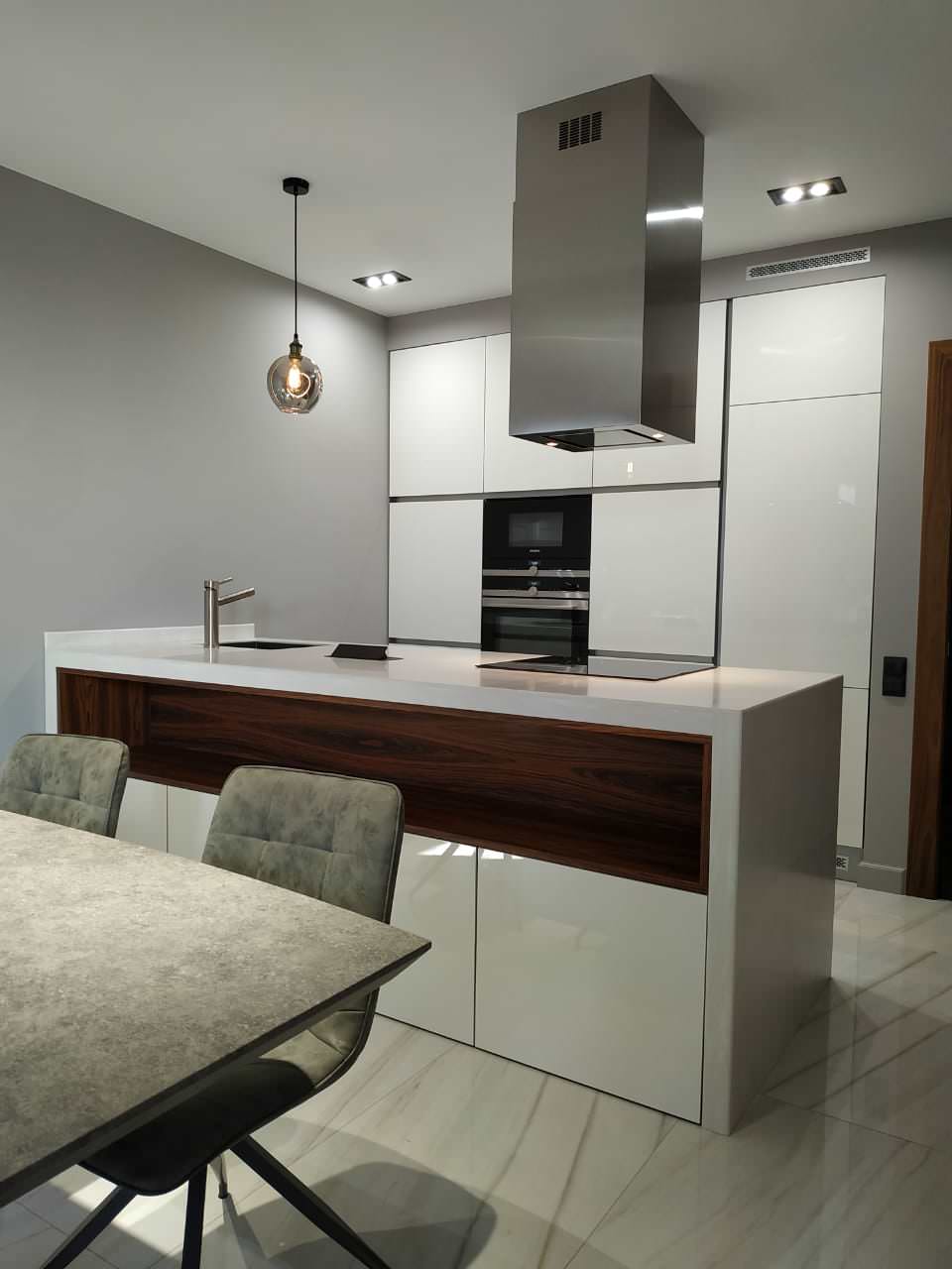 Обложка проекта: Остров