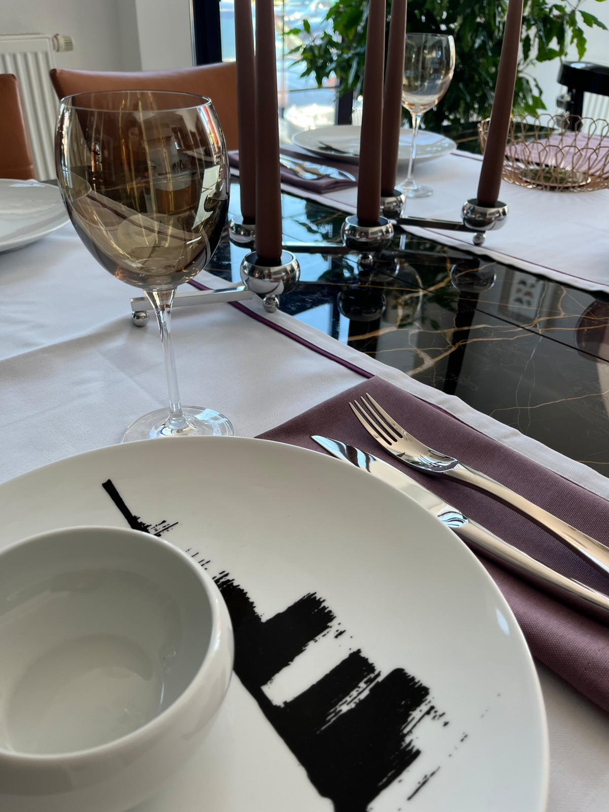 Обложка проекта: Сервировка с фиолетовым настроением