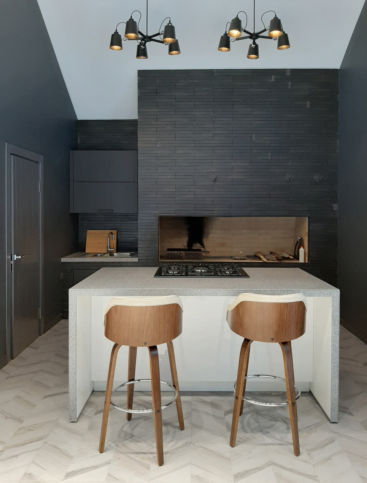 Беседка с панорамным остеклением.