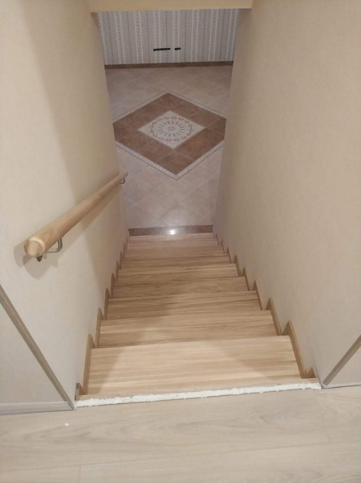 Обложка проекта: Лестница из ясеня