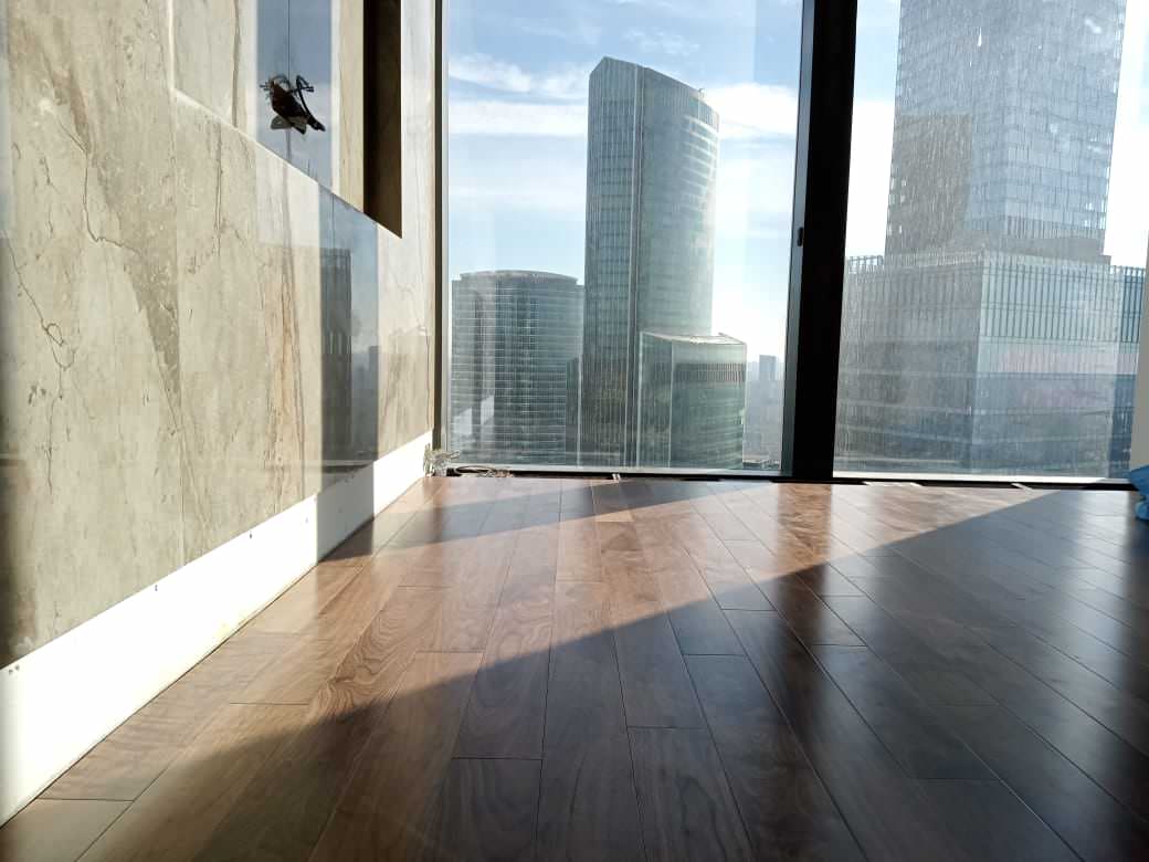 Обложка проекта: Укладка доски американский орех, покрытие лак.