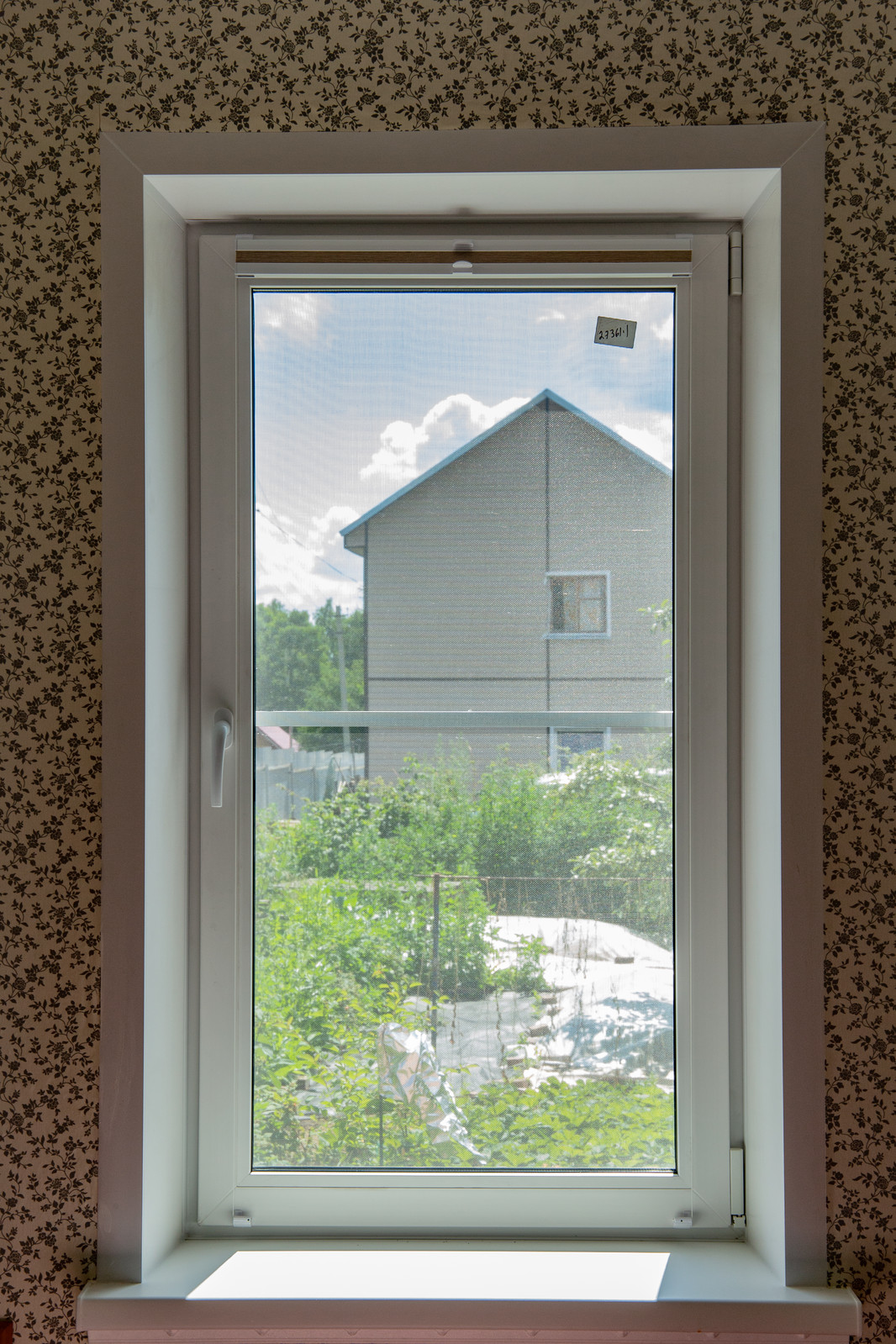 Плиссе на окно в коттедж