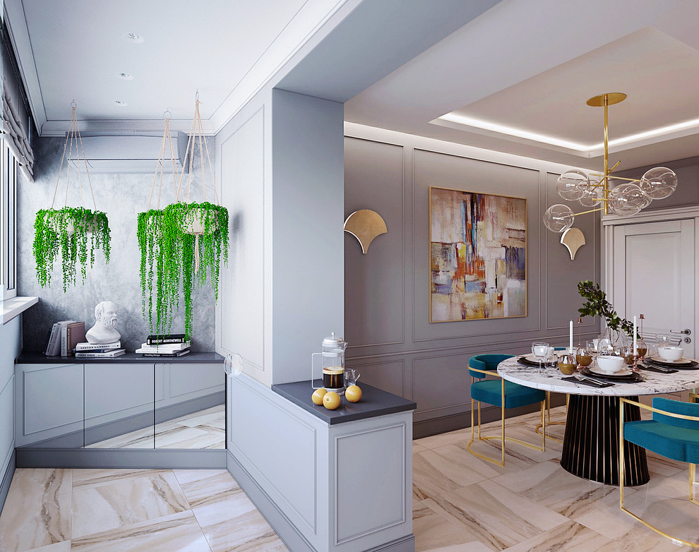 Глубокая зелень и жухлые розы