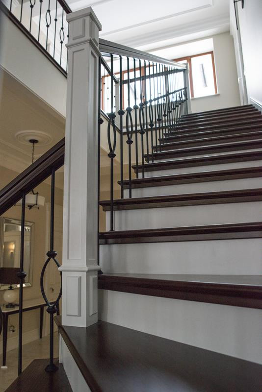 Столярные изделия в коттедж : лестницы, мебель, двери и тд.