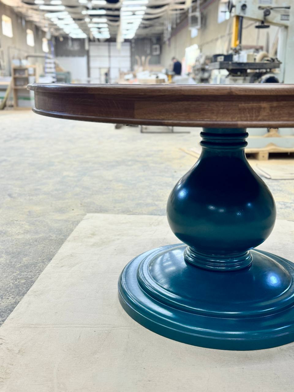 Дубовый стол для грузинского ресторана в ЖК Варшавская Life