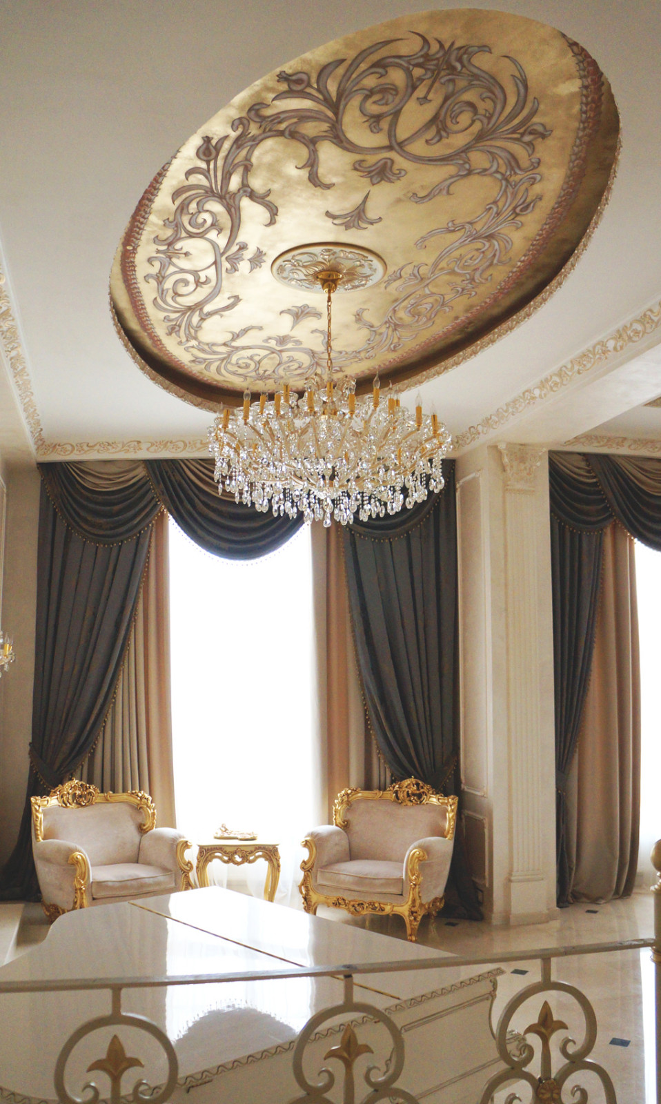 Обложка проекта: Роспись потолков в гостинной загородного дома