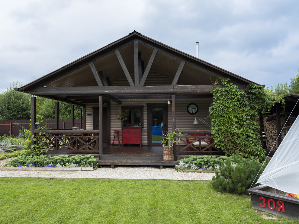 В гостях: Маленький дом-баня  с огородом на приподнятых грядках