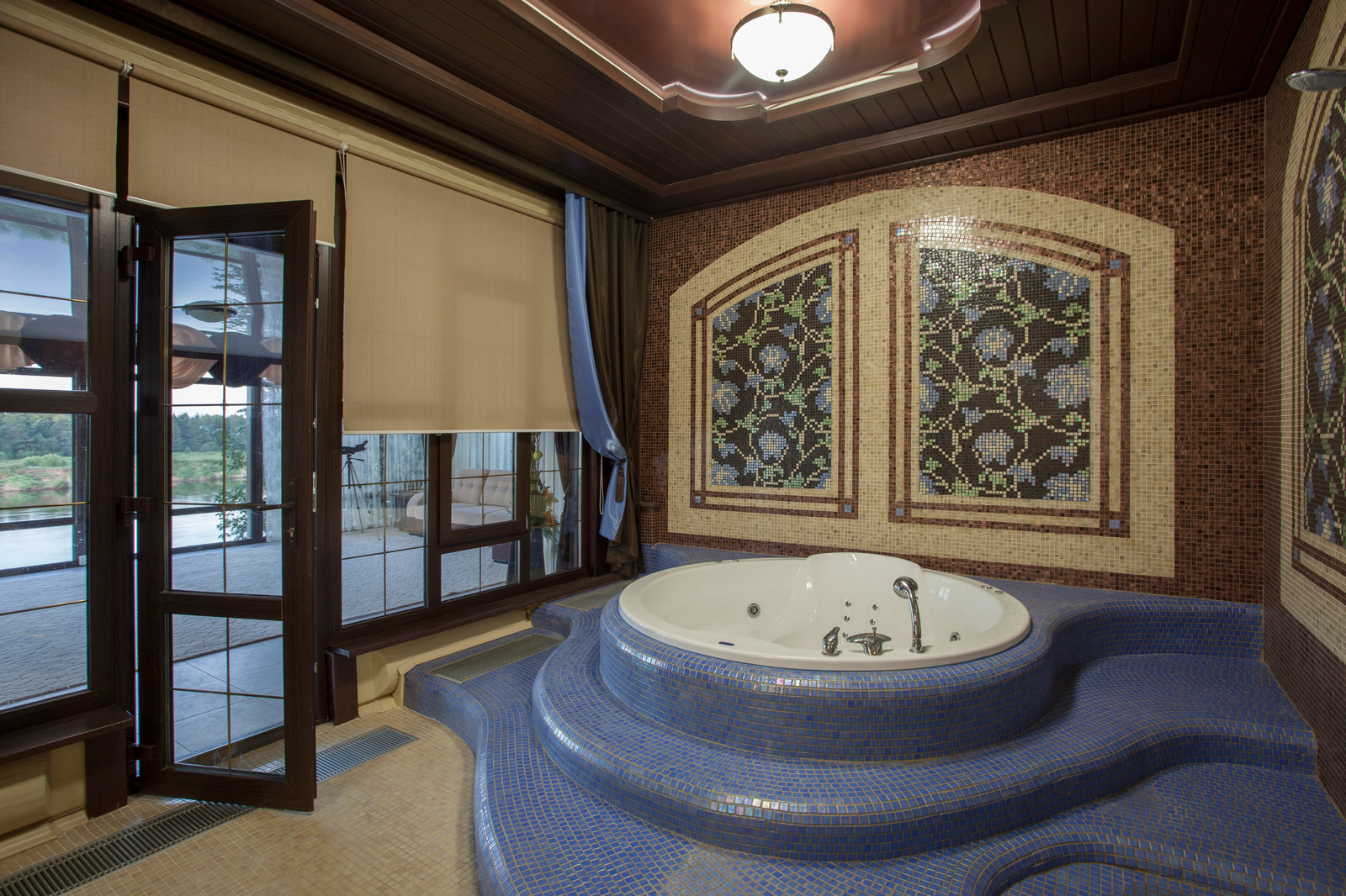 Деревянный загородный дом