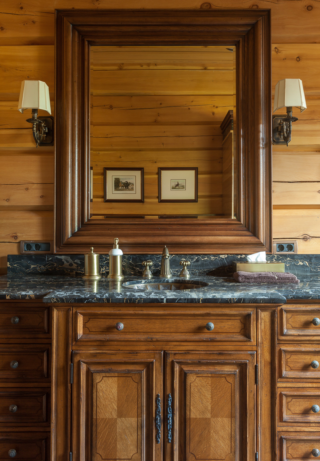 Деревянный дом в классическом стиле